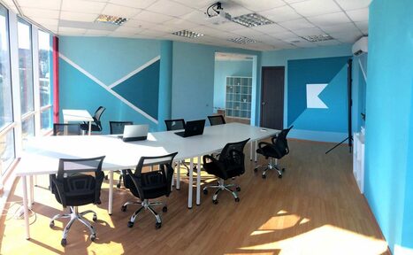 Арендовать Сдается Конференц-зал в центре Сочи от 1500 р/час.