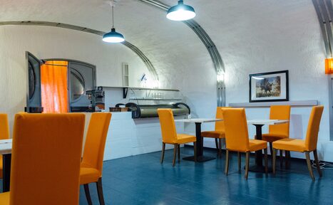 Арендовать кафе "Я Дома" Лофт со сводчатым потолком