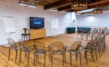 Арендовать BTG loft Лофт с витражными окнами