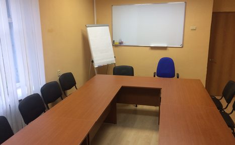 Арендовать Кабинет с партами