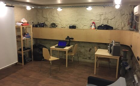 Арендовать антикафе Эксперт Мини-лофт с большим экраном