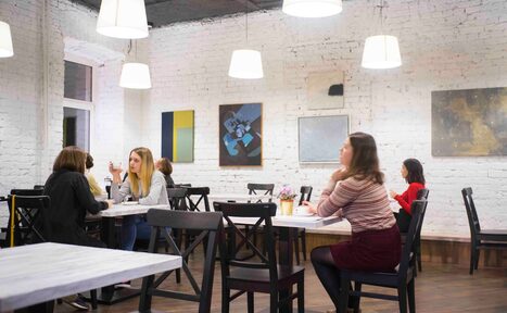 Арендовать Светлое кафе под закрытие