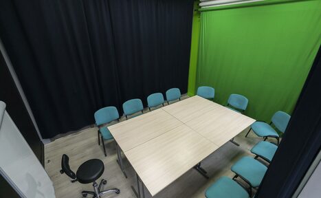 Арендовать AXIO.center Зал для малых групп и консультаций