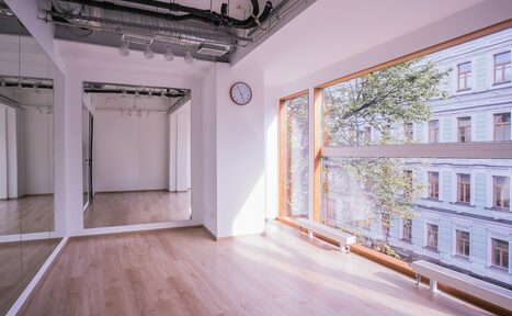 Арендовать Лофт с панорамными окнами в центре Москвы