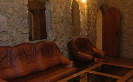 Арендовать Клуб "Тройка"