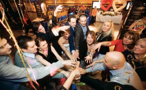 Арендовать Зал со сценой и танцполом