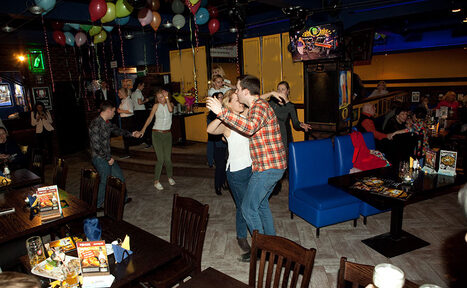 Арендовать Зал со сценой и танцполом