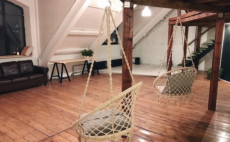 Арендовать Woodland Loft. Двухуровневый лофт 