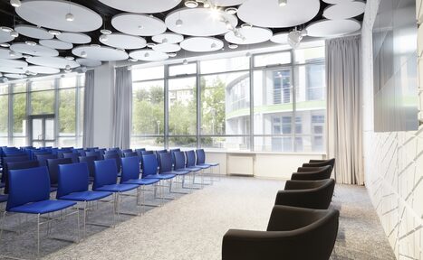 Арендовать Newsroom Конференц-зал с дизайнерским потолком