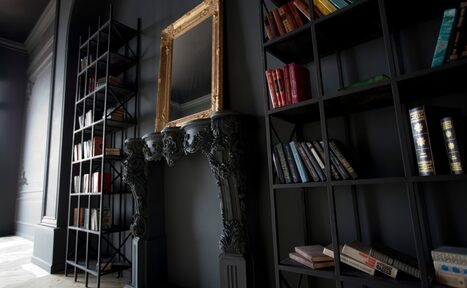 Арендовать Naked studio. Темный лофт для фотосессий