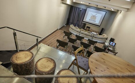 Арендовать Лофт с большим экраном