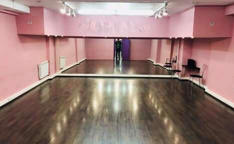 Арендовать Город Мечты Зал с зеркалами на Савеловской