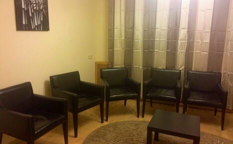 Арендовать Зал для тренингов и психологических групп 16 кв.м.