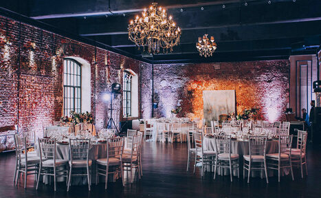 Арендовать Gold&Dance Лофт в каноническом стиле