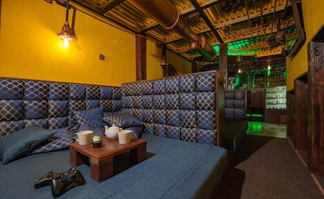 Арендовать Tesla Lounge Двухэтажный бар под закрытие