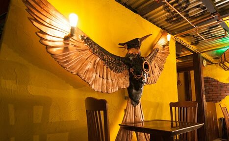 Арендовать Tesla Lounge Двухэтажный бар под закрытие