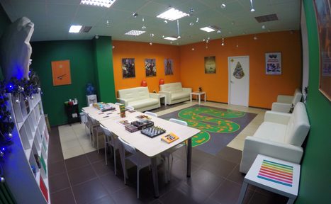 Арендовать Уютный зал для творческих встреч и вечеринок