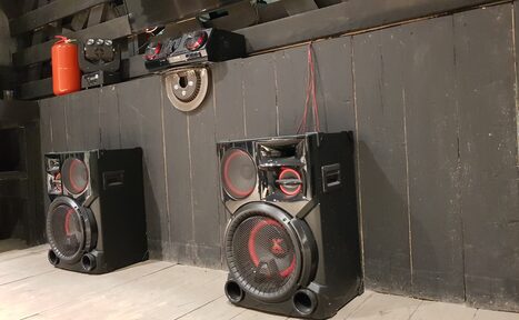 Арендовать Белый лофт для шумных вечеринок