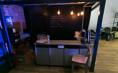 Арендовать Cut'n'Shout. Модный лофт со сценой 