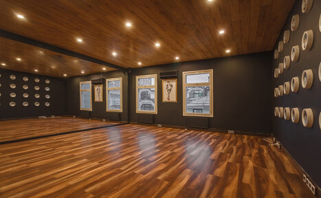 Арендовать Gold&Dance Стильный зал на Новокузнецкой