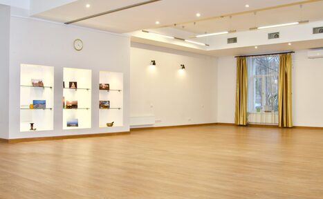 Арендовать Светлый универсальный зал-трансформер