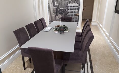 Арендовать Переговорная комната в классическом стиле