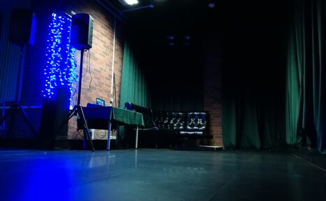 Арендовать Стильный лофт в темных тонах