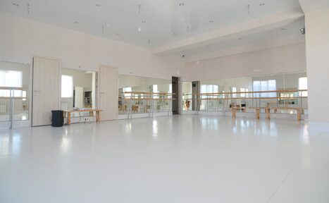 Арендовать SUPER STAR Светлый зал для йоги и репетиций