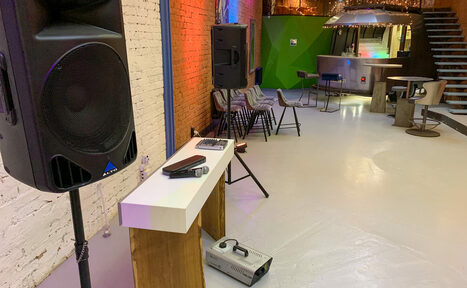 Арендовать Loft for Friends. Авторский лофт с верандой 