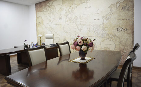 Арендовать Стильный кабинет для деловых мероприятий