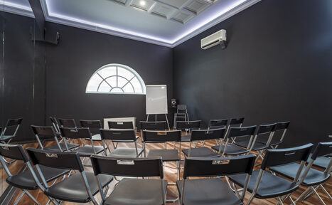 Арендовать Gold&Dance Тренинг-зал у метро