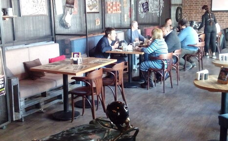 Арендовать Необычное пространство в байкерской тематике