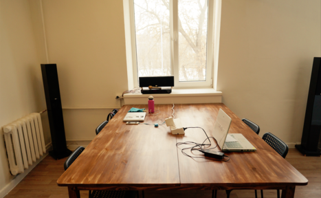 Арендовать Светлый кабинет на Менделеевской