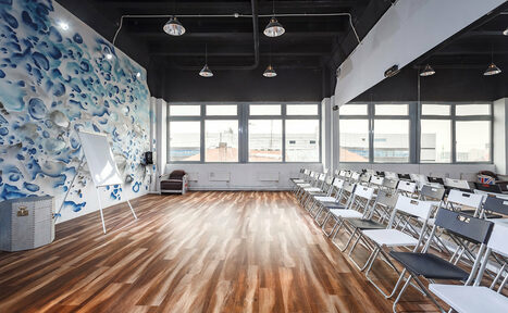 Арендовать Gold&Dance Тренинг-лофт с панорамным окном