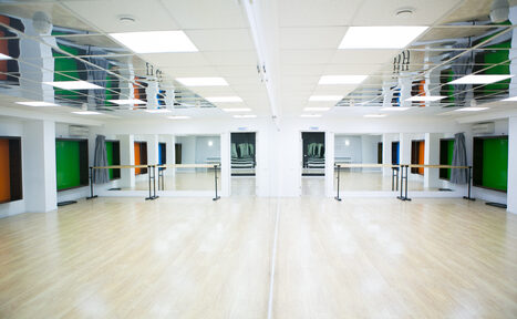 Арендовать ONLY studio - творческий коворкинг