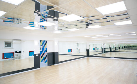 Арендовать ONLY studio - творческий коворкинг