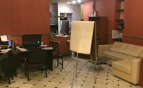Арендовать Уютный зал с камином на Чернышевской