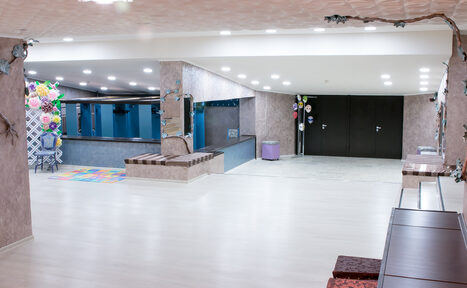 Арендовать ПримА'рт Светлый зал со сценой на юге СПБ