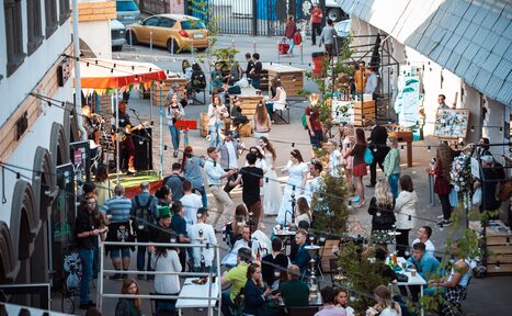 Арендовать VERNISSAGE Уличная зона для масштабных событий