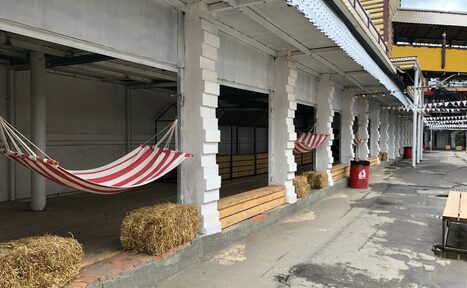 Арендовать VERNISSAGE Уличная зона для масштабных событий