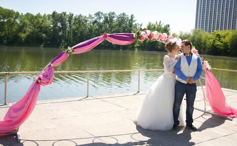 Арендовать VERNISSAGE Сцена на воде с трибунами