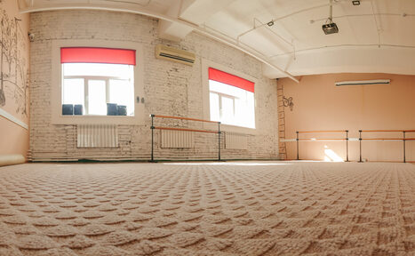 Арендовать Зал с подсветкой для репетиций и тренингов