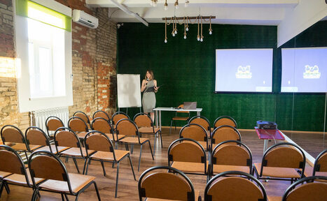 Арендовать Кирпичный зал для деловых мероприятий и йоги