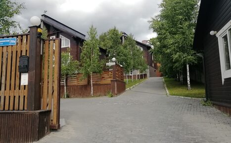 Арендовать Клубный деревянный дом