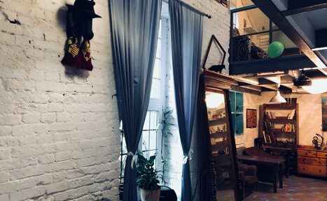 Арендовать Двухуровневый арт-лофт с собственной парковкой