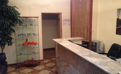 Арендовать Центр психологии цвета "Аура-Сома-Рус". Зал с креслами