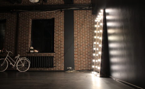 Арендовать Лофт с качелями в эко стиле