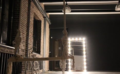 Арендовать Лофт с качелями в эко стиле