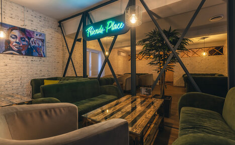 Арендовать Лаунж-бар Friends place в Москве