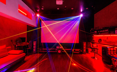 Арендовать Караоке-лофт со светомузыкой